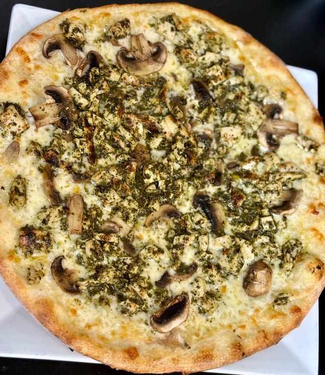Nonna's Favorite Pizza 16".